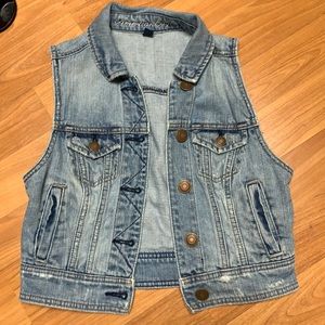 AE denim vest